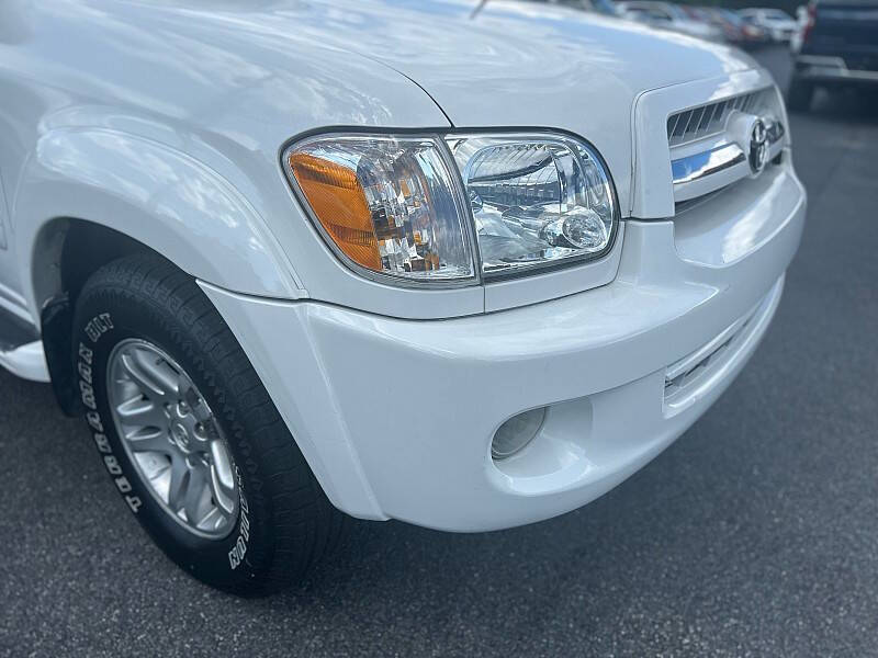 2005 Toyota Sequoia SR5