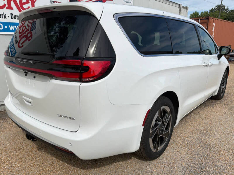 2027 Chrysler Pacifica Limited