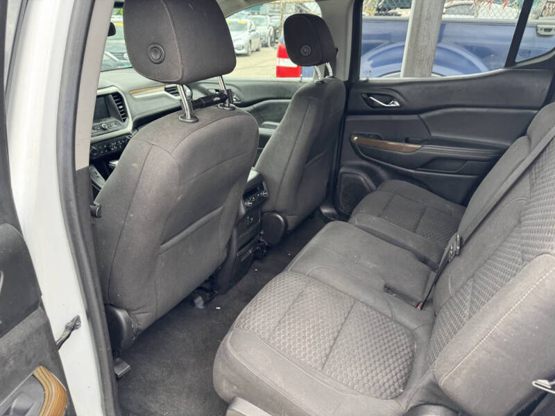 2017 GMC Acadia SLE-2