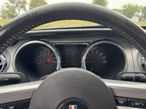 2005 Ford Mustang GT Deluxe