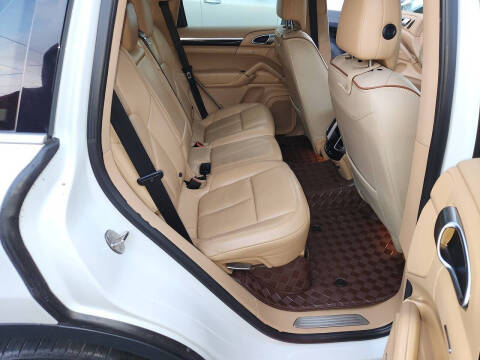 2014 Porsche Cayenne Platinum