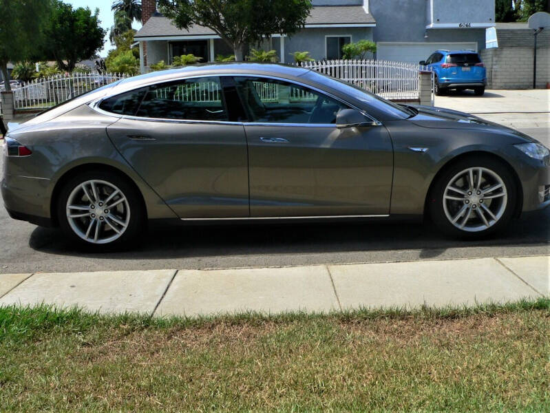 2015 Tesla Model S 70D