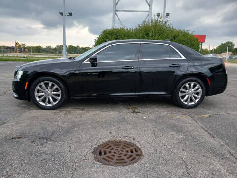 2017 Chrysler 300 Limited