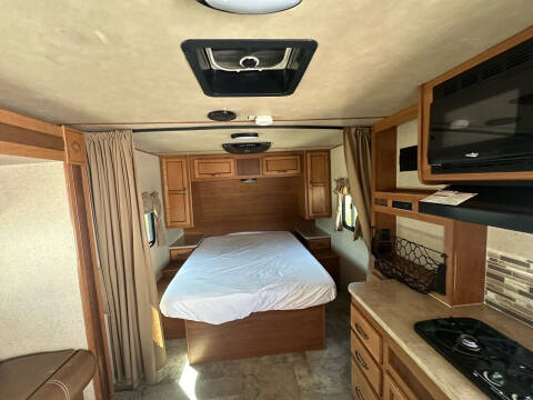 2017 Crossroads RV Sunset Trail Ultra Lite