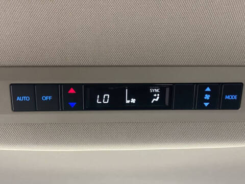 2023 Toyota Sienna LE 8-Passenger