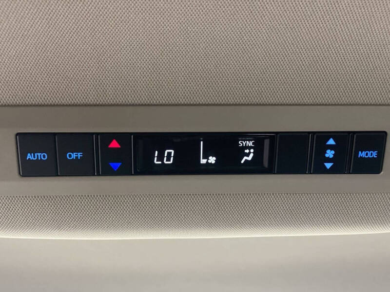 2023 Toyota Sienna LE 8-Passenger