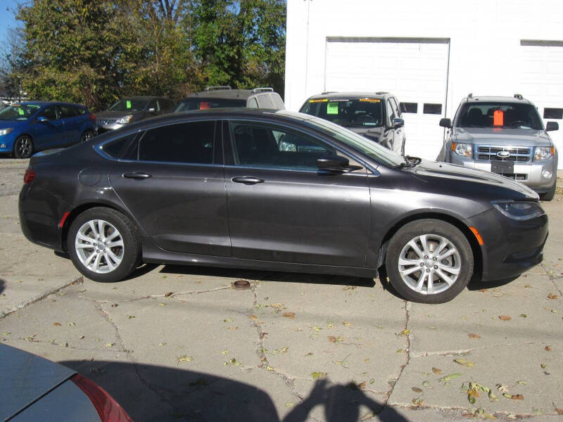 2017 Chrysler 200 LX