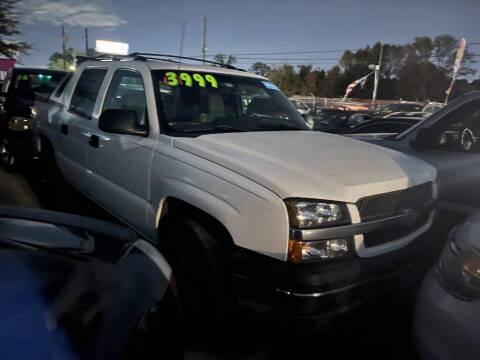 2004 Chevrolet Avalanche for sale at SCOTT HARRISON MOTOR CO in Houston TX