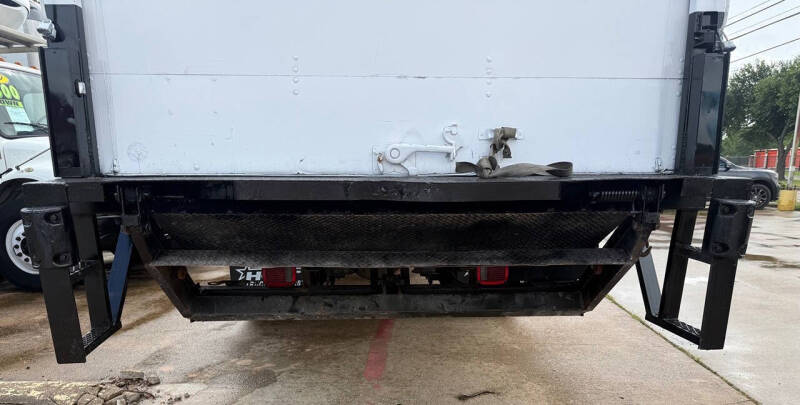 2020 Freightliner M2 106