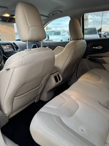 2019 Jeep Cherokee Latitude