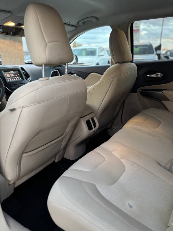 2019 Jeep Cherokee Latitude