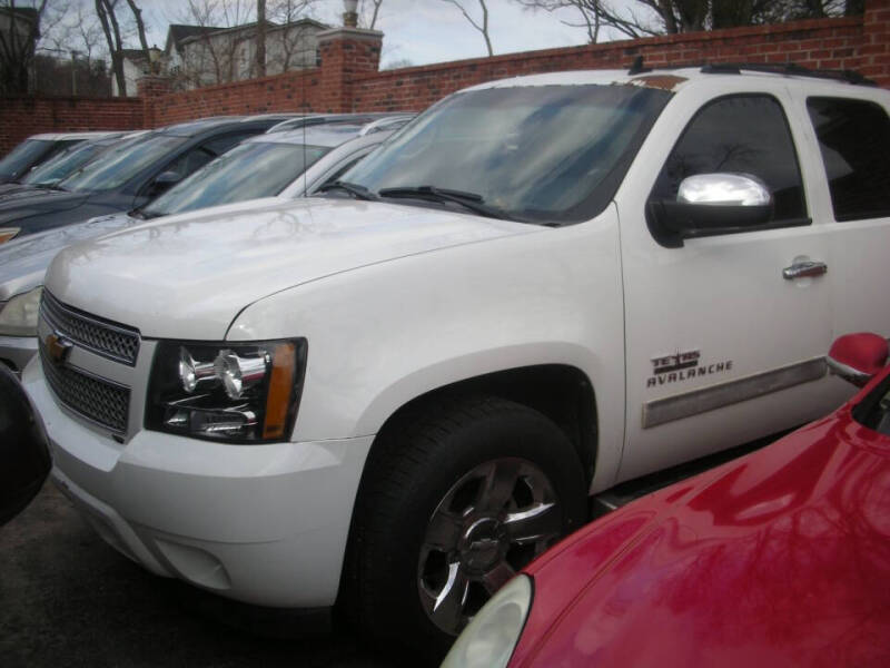 2011 Chevrolet Avalanche LS