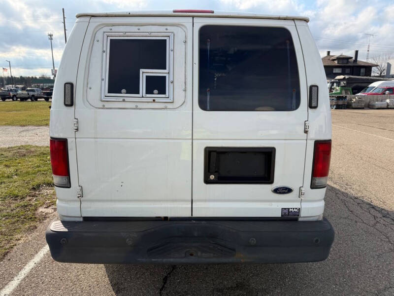 2011 Ford E-Series E-250