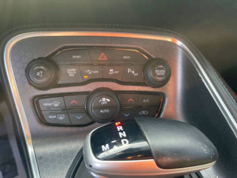 2015 Dodge Challenger SXT Plus