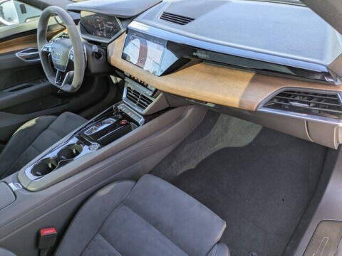 2023 Audi e-tron GT quattro Premium Plus