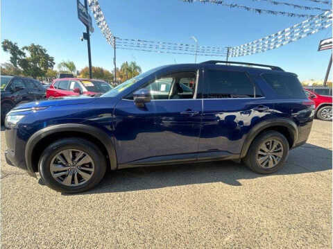 2022 Nissan Pathfinder SV
