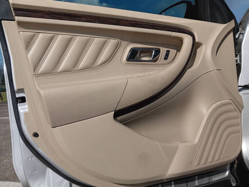 2015 Ford Taurus Limited