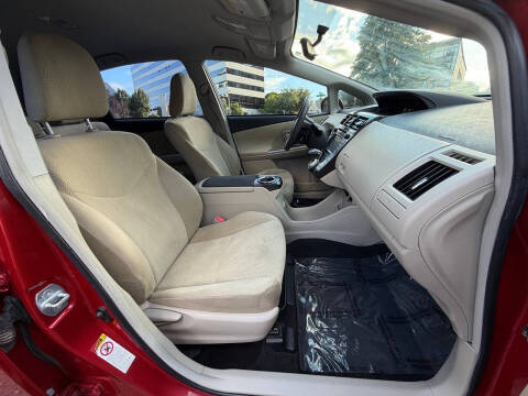 2012 Toyota Prius v Two