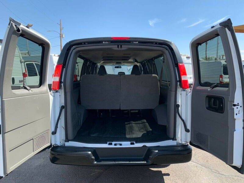 2023 Chevrolet Express LS 3500