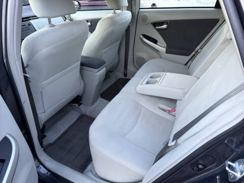 2010 Toyota Prius III