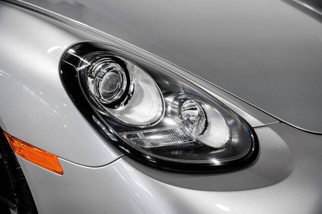 2012 Porsche Cayman R