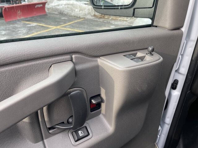 2025 Chevrolet Express 2500