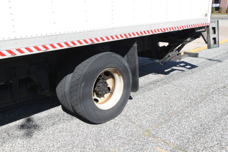 2015 Freightliner M2 106