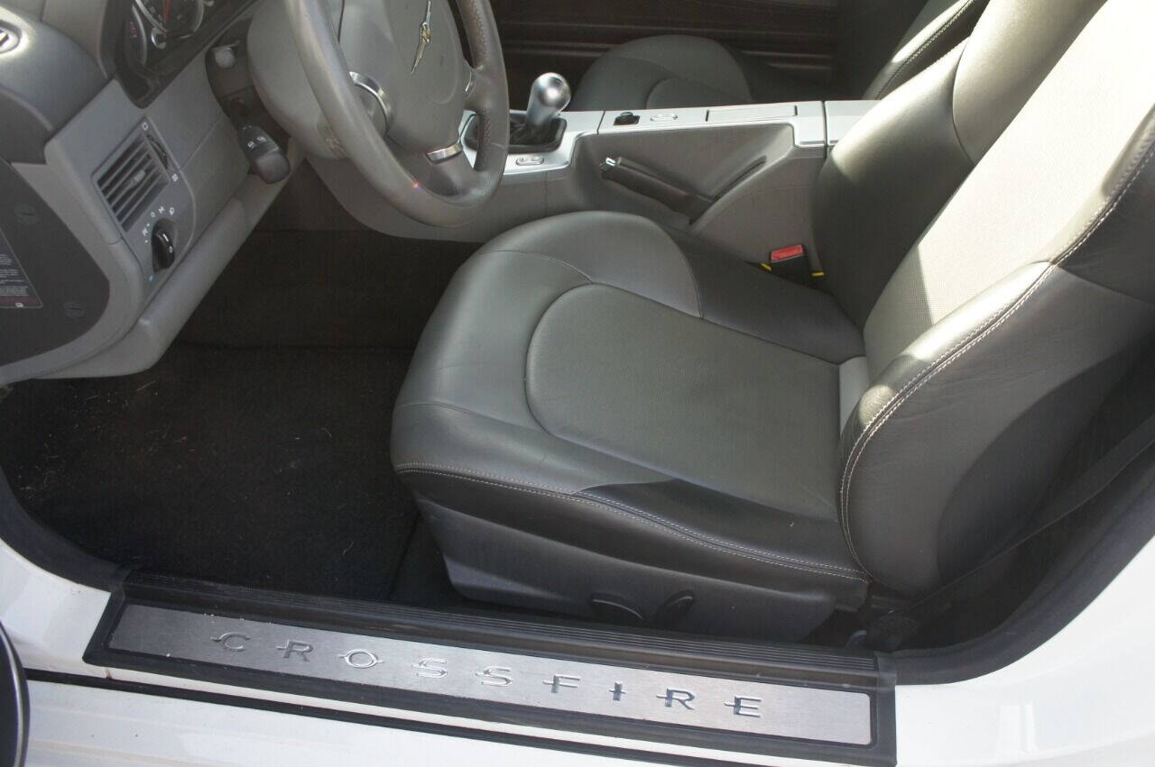 2005 Chrysler Crossfire 9