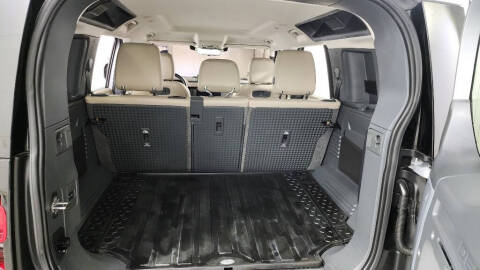 2020 Land Rover Defender 110 SE