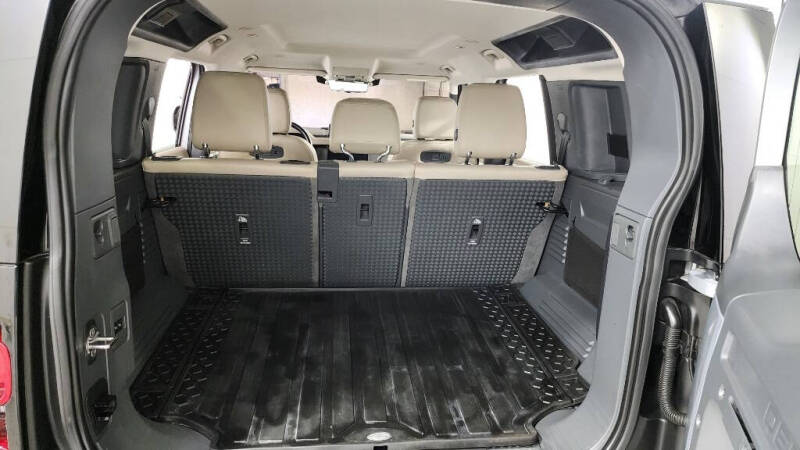 2020 Land Rover Defender 110 SE