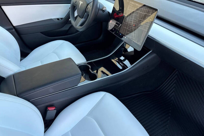 2019 Tesla Model 3 Standard Range Plus