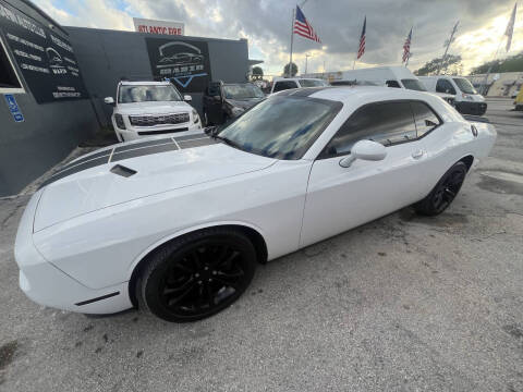 2016 Dodge Challenger SXT Plus