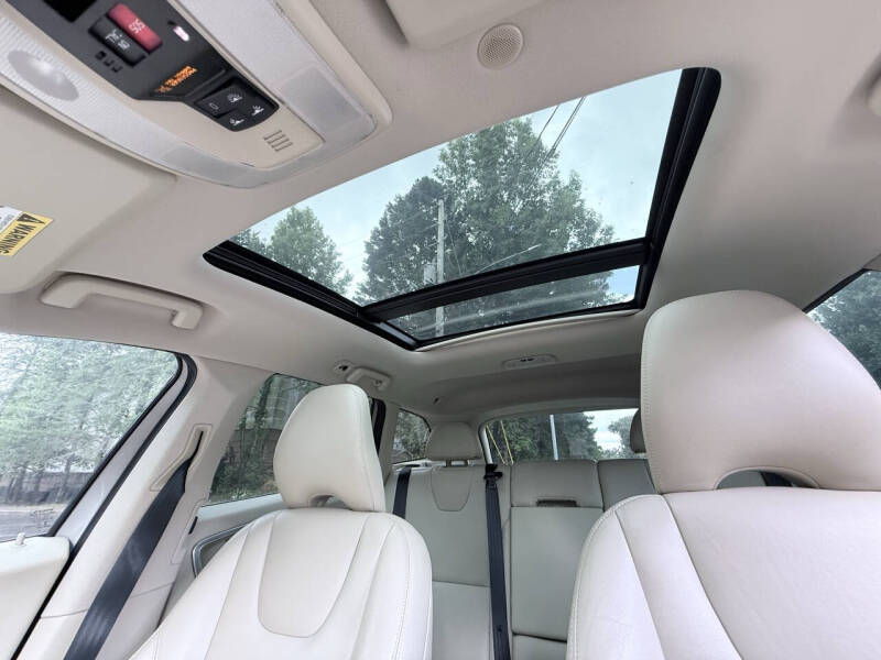 2015 Volvo XC60 T6 Drive-E