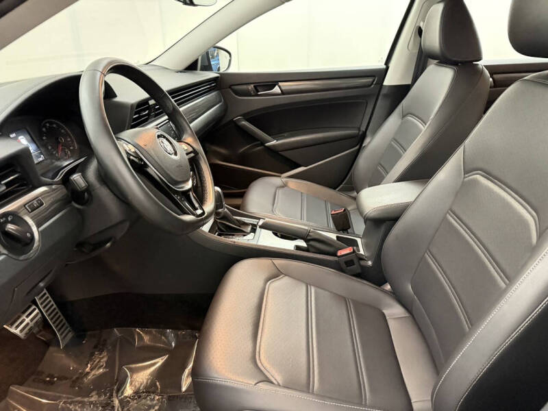 2020 Volkswagen Passat R-Line