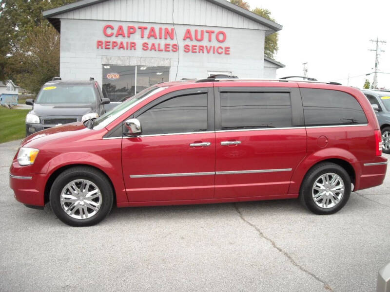 2009 Chrysler Town and Country for sale at Captain Auto in Bluffton IN