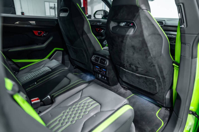 2023 Lamborghini Urus Performante