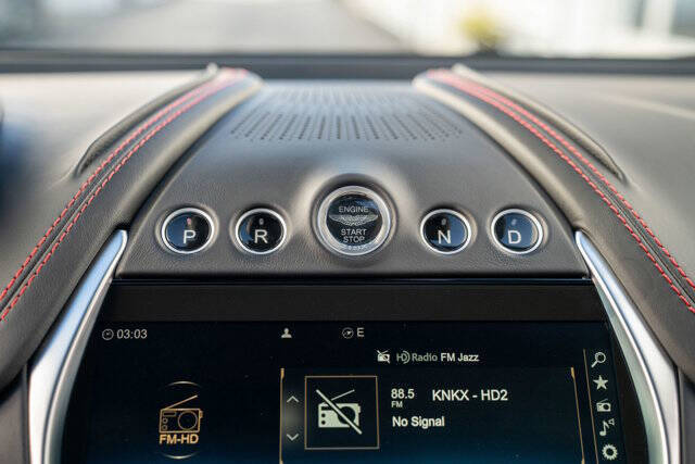 2021 Aston Martin DBX 17