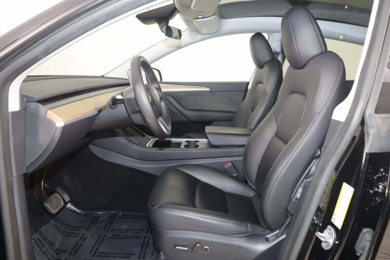 2025 Tesla Model Y Long Range