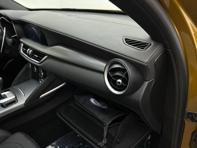 2022 Alfa Romeo Stelvio Veloce