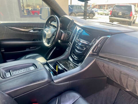 2017 Cadillac Escalade ESV Platinum