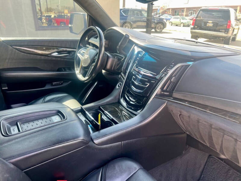 2017 Cadillac Escalade ESV Platinum