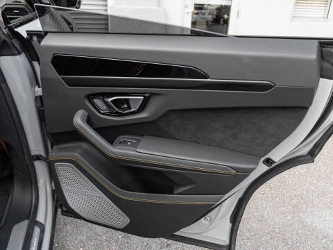 2022 Lamborghini Urus