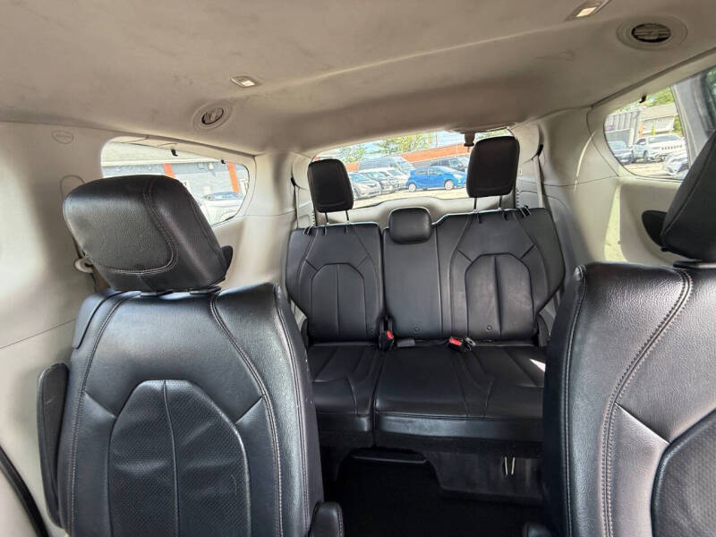 2018 Chrysler Pacifica Touring L Plus