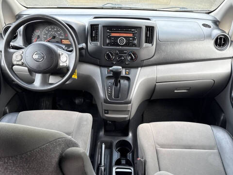 2017 Nissan NV200 SV