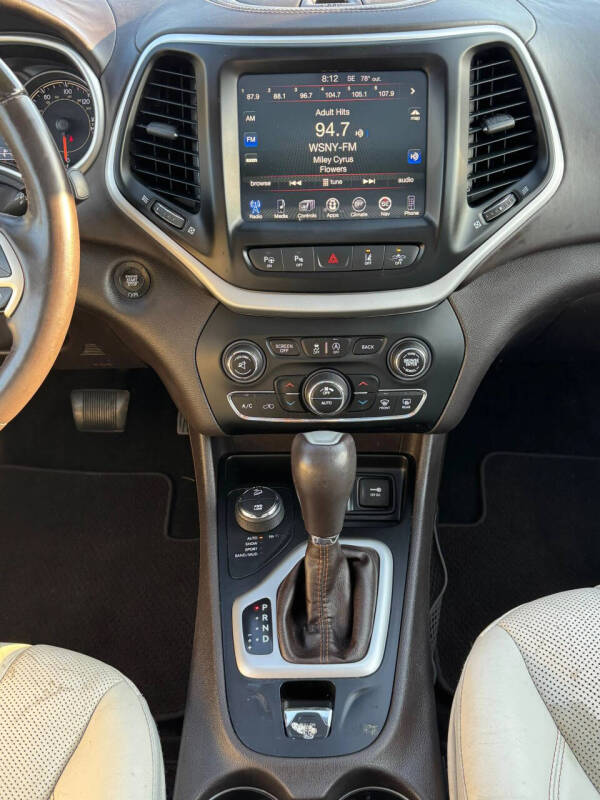 2017 Jeep Cherokee Overland