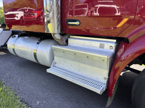 2015 Peterbilt 579 Sleeper Tractor
