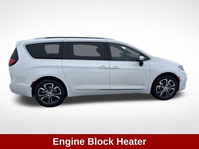 2025 Chrysler Pacifica Pinnacle