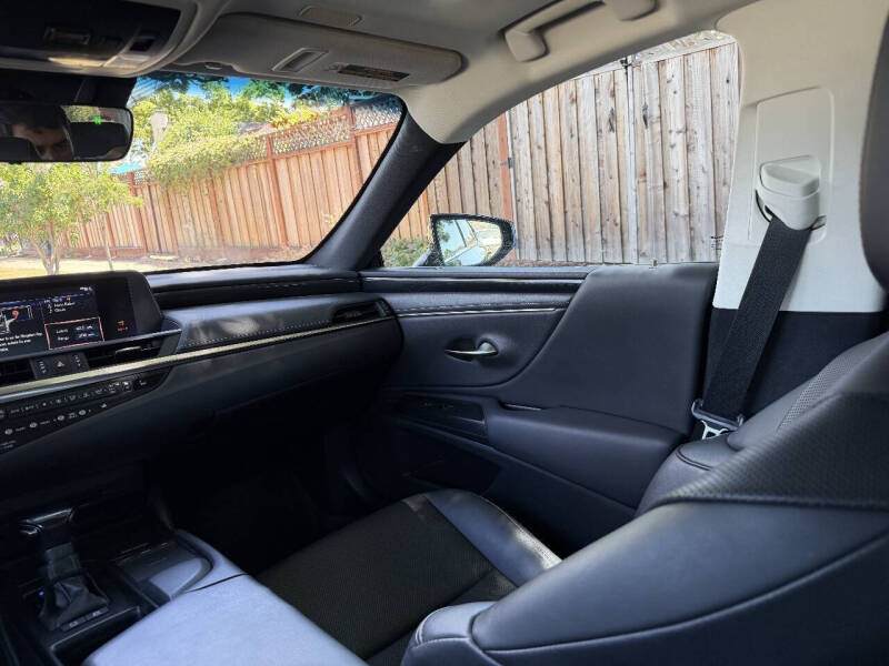2021 Lexus ES 300h