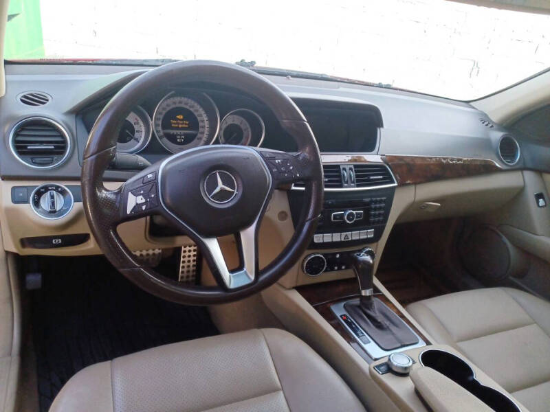 2013 Mercedes-Benz C-Class C250 Sport photo 15