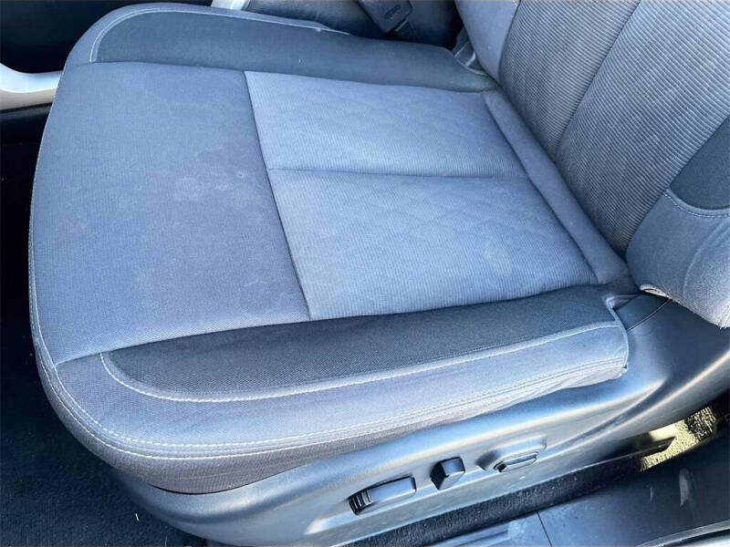 2020 Nissan Titan SV